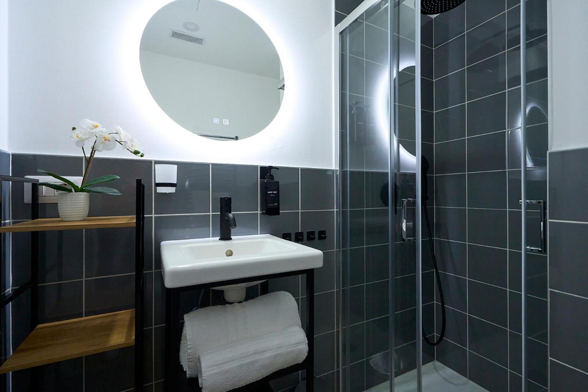 Duomo 10 Min - Cozy With Netflix & Wifi Apartman Milánó Kültér fotó